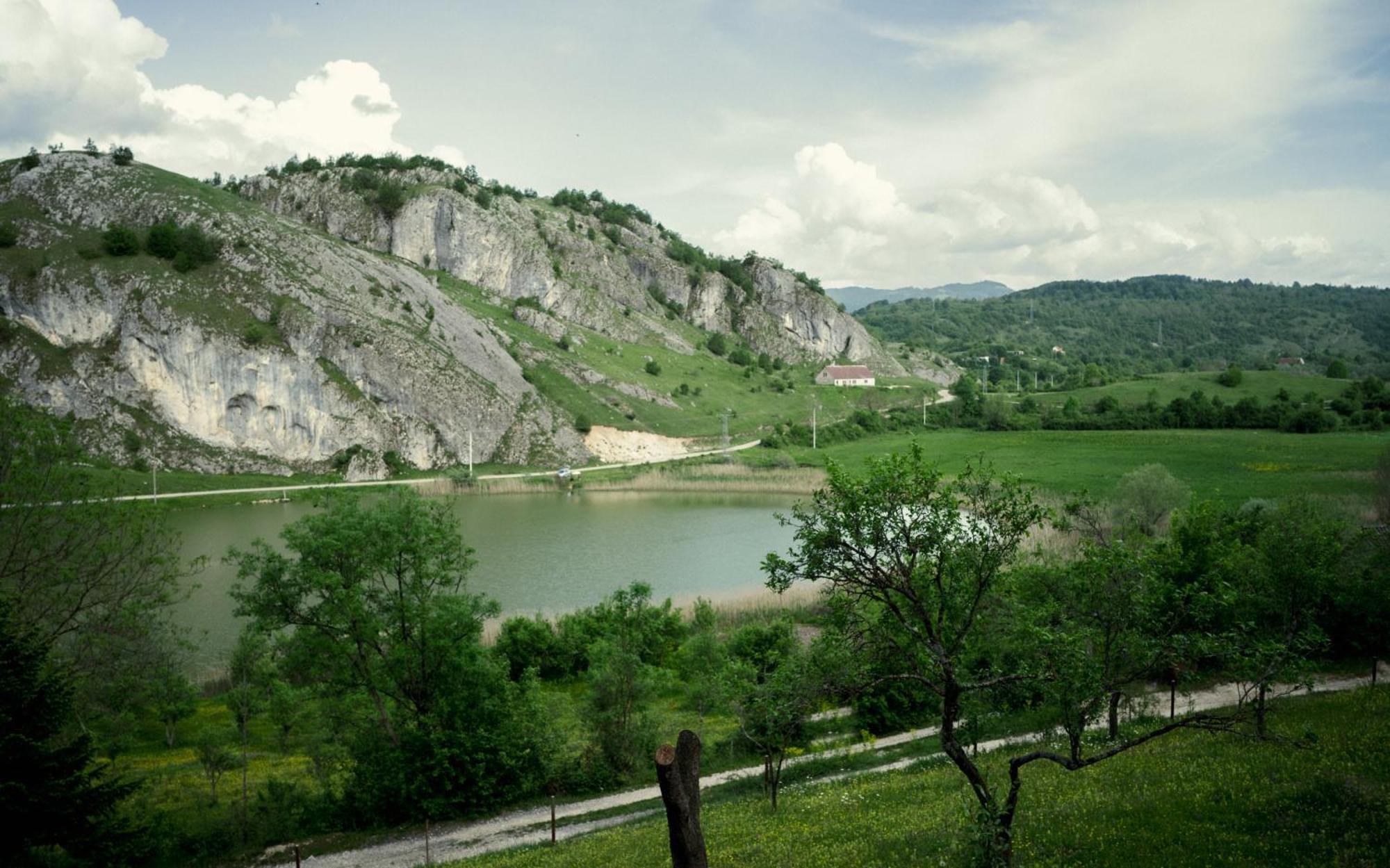 Detached House Milivoje Hotel Poscenje Luaran gambar