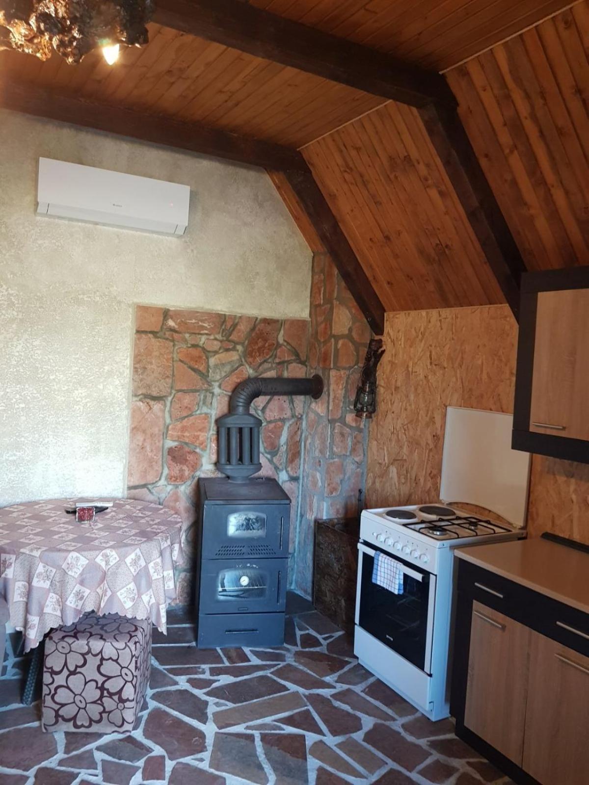 Detached House Milivoje Hotel Poscenje Luaran gambar