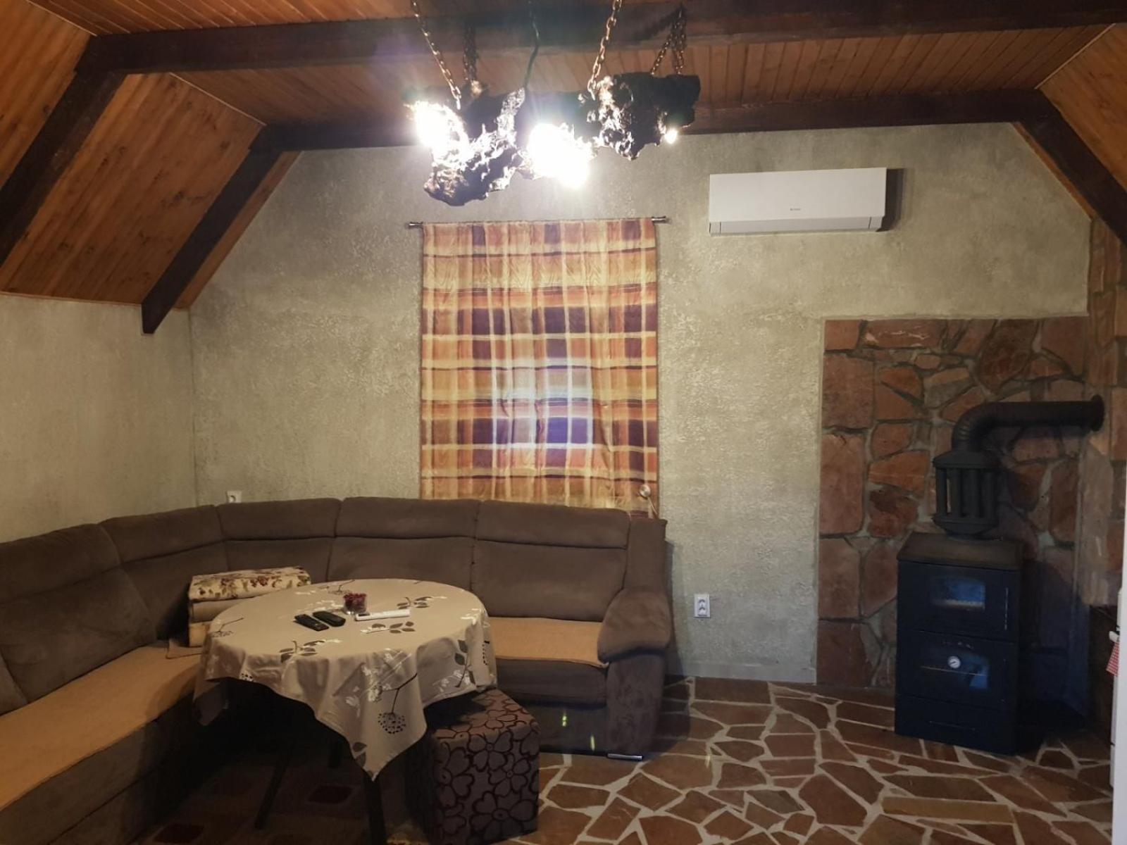 Detached House Milivoje Hotel Poscenje Luaran gambar