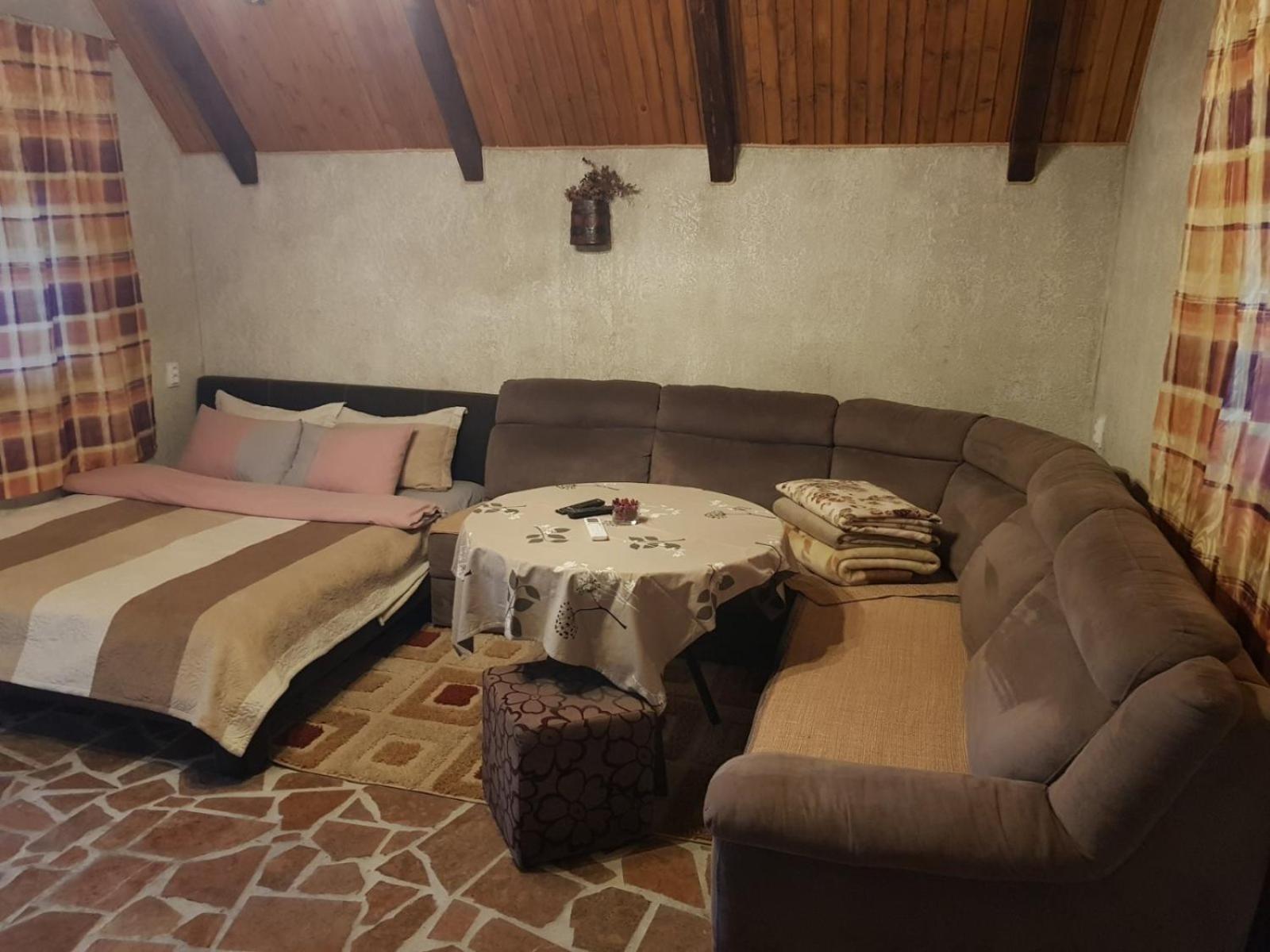 Detached House Milivoje Hotel Poscenje Luaran gambar