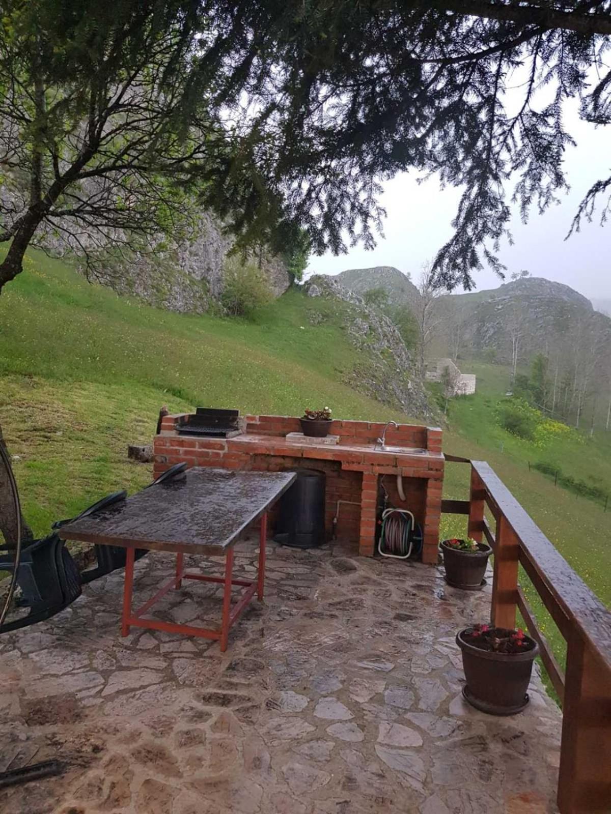 Detached House Milivoje Hotel Poscenje Luaran gambar